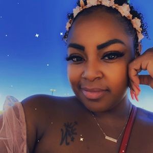 Meet your Posher, Nakia